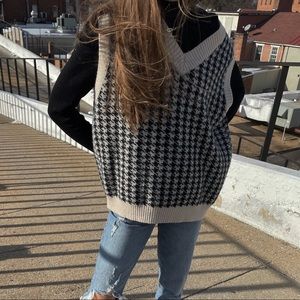 Houndstooth Oversized Sweater Vest